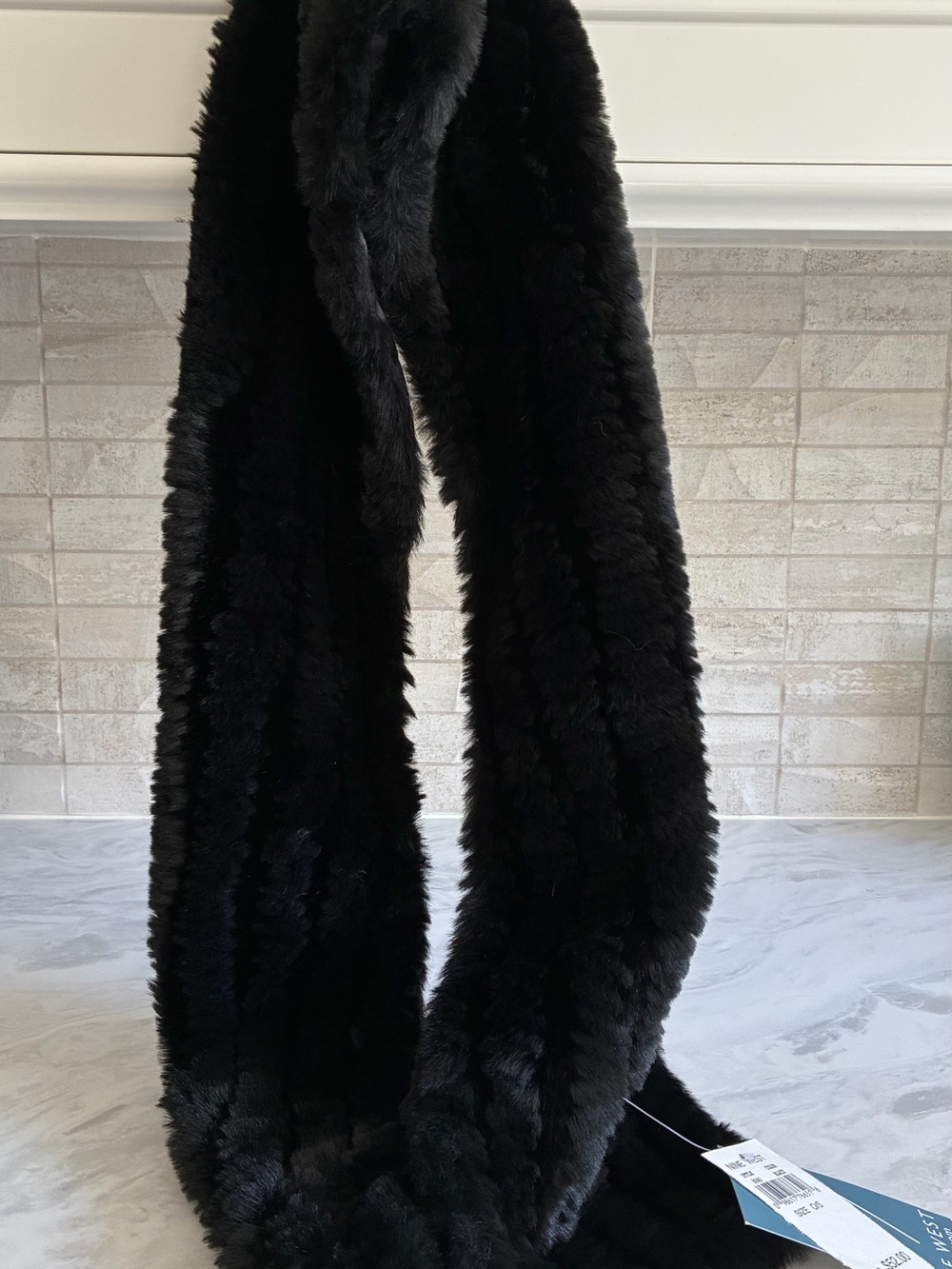 NWT Nine West Black Faux Fur Winter Scarf – One Size